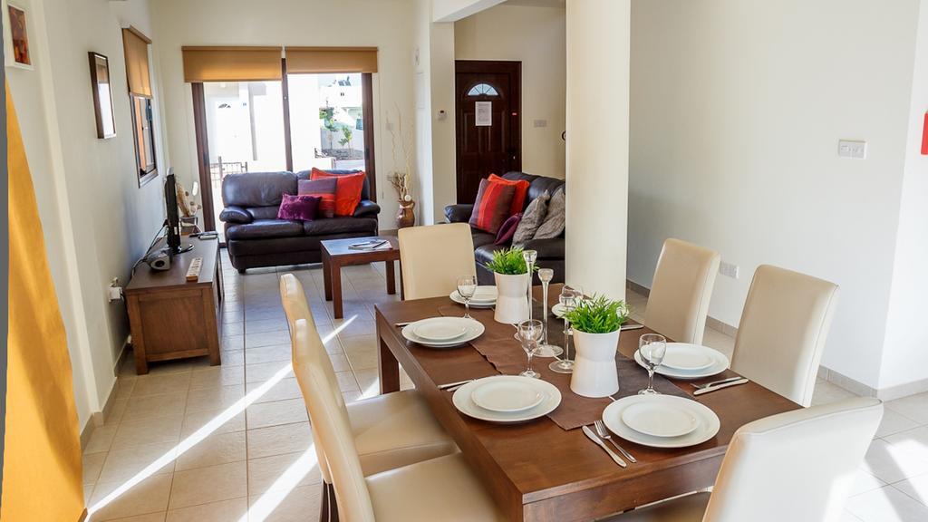 Protaras Holiday Villa 007 Phòng bức ảnh